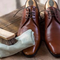 Догляд та чистка взуття: допомога професіоналів