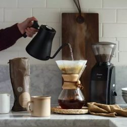 Як приготувати каву в пуровері
