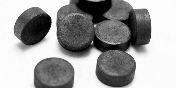 Актівоване вугілля в таблетках