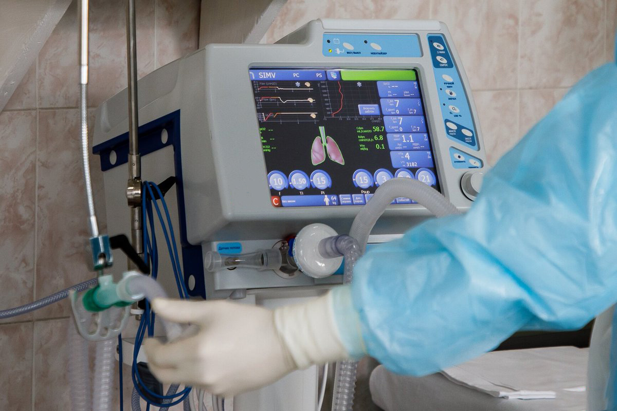 Апарат штучної вентиляції легень в лікарні