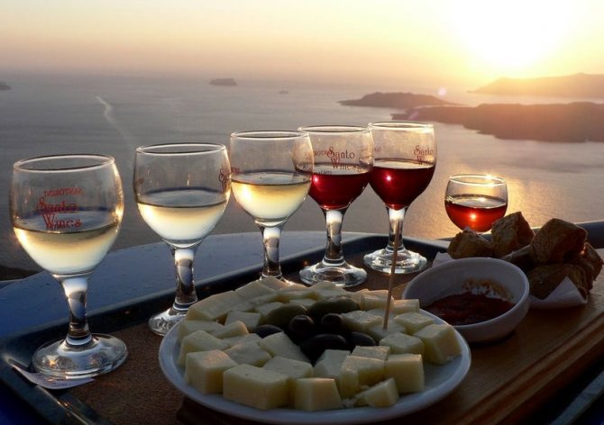 фото грецьких вин і закусок