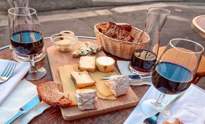 французьке вино и сир
