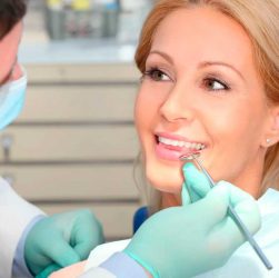 Імплантація зубів: що про неї треба знати