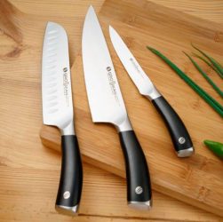 Які кухарські ножі дійсно потрібні на кухні?