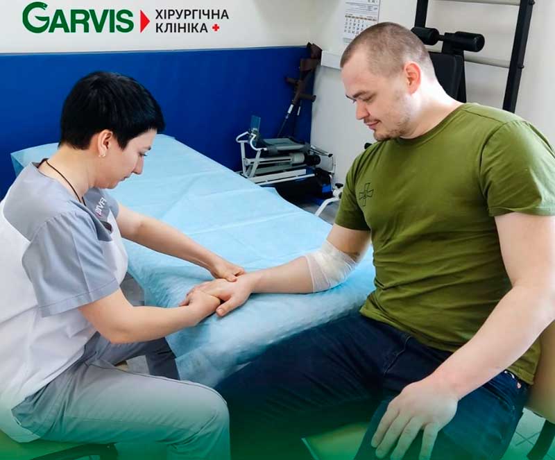 Реабилитация пациента после перелома руки