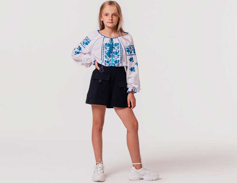 Дитяча вишиванка з сорочкової тканини (фото та товар магазину https://svarga.ua/)
