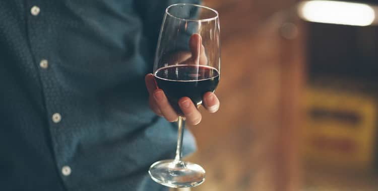 Як надійно перевірити вино на натуральність в домашніх умовах