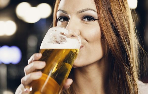 Як пиво впліває на організм жінок и чоловіків