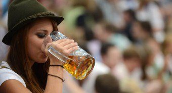 Як пиво впліває на організм жінок и чоловіків