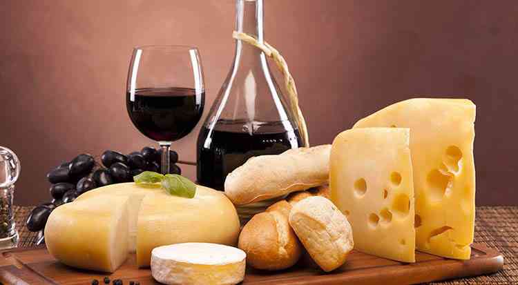 Як поєднуються вино и сир