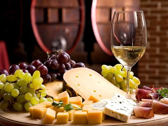 Як поєднуються вино і сир