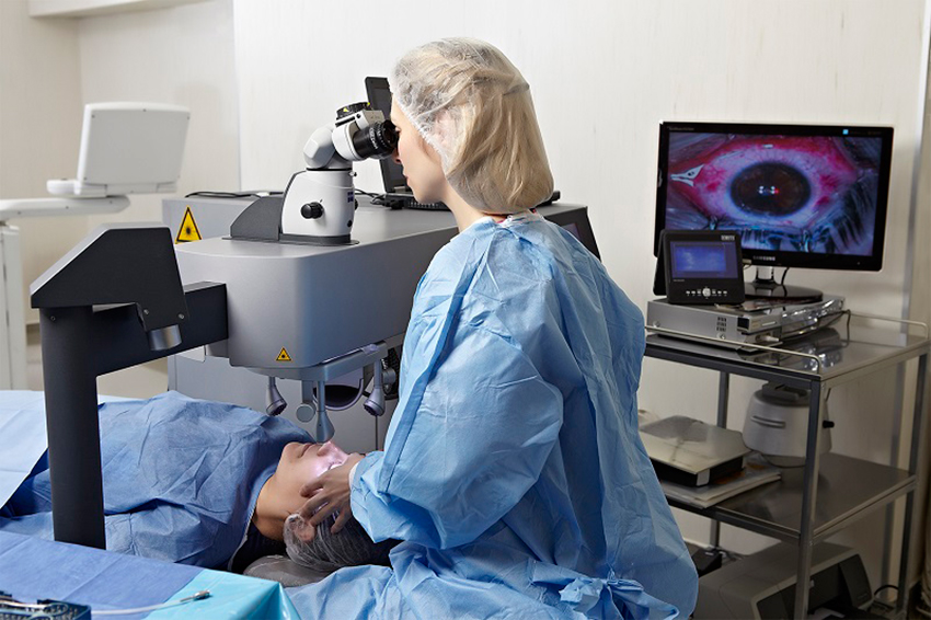 Безболезненный процесс коррекции зрения офтальмологом