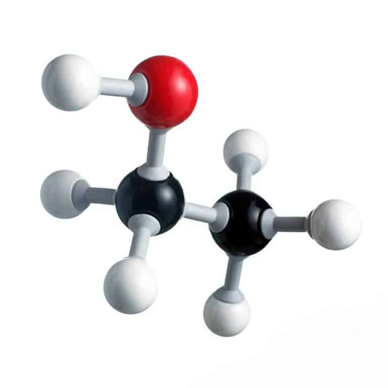молекула етанолу