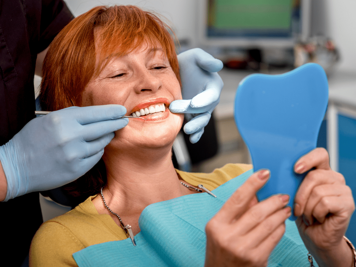 Качественное протезирование зубов женщины