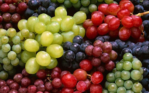 Різні сорти винограду.