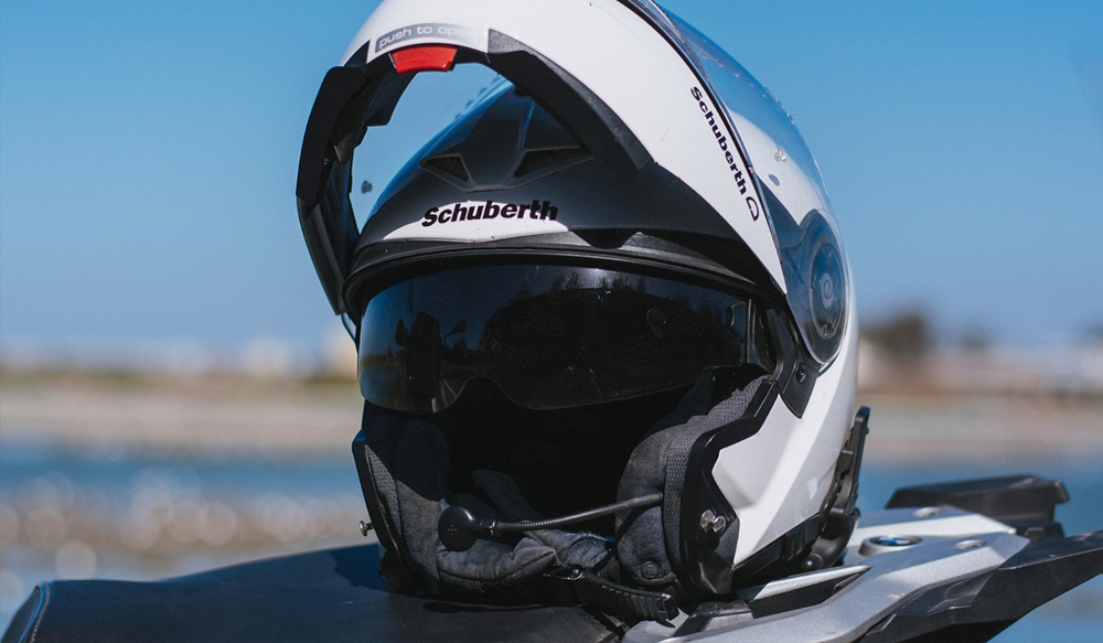 Стильный шлем для мотоциклиста
