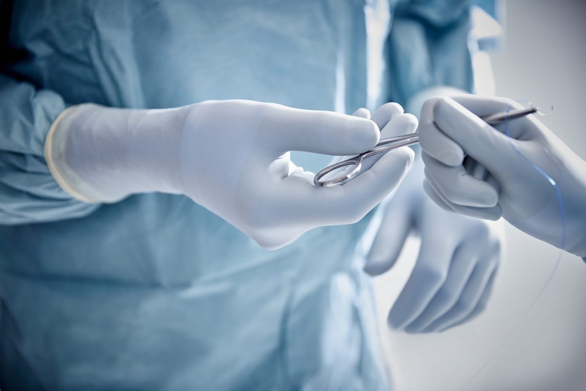 Хірургічне видалення ліпоми, хірургічні рукавички